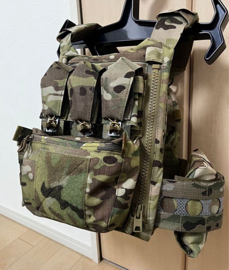 高品質レプ　新品　FCPC V5 プレキャリ　バックパネル　カンガルーポーチ