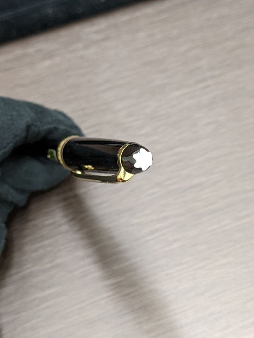 Mont Blancモンブランマイスターシュテック ボールペン 本体　黒ゴールド