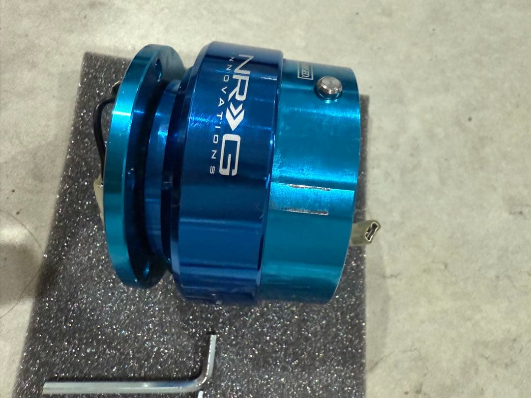 NRG SRK-200BLクイックリリース　レンチン音