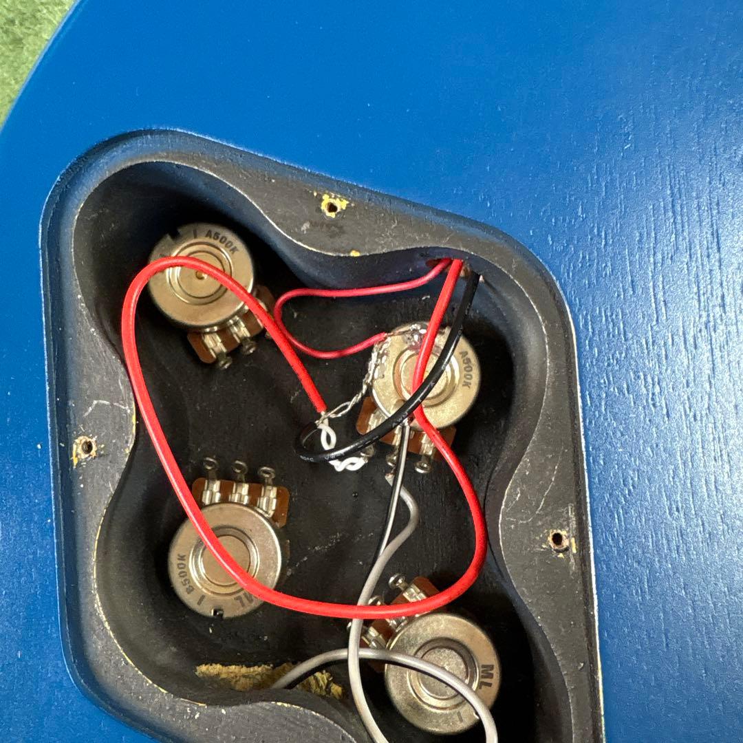 青いレスポールタイプエレキギター