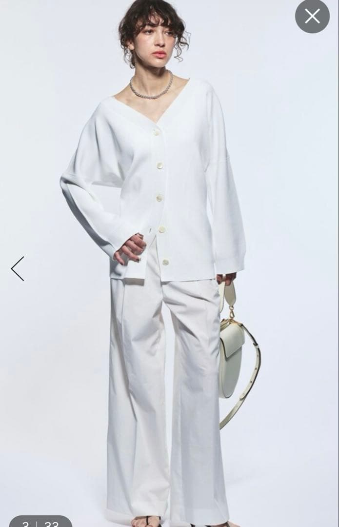 BRILL ストレッチVネックカーディガン ホワイト