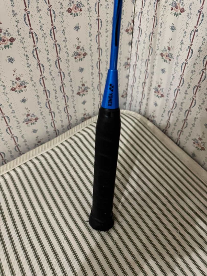 青色 バドミントンラケット ストリング付き