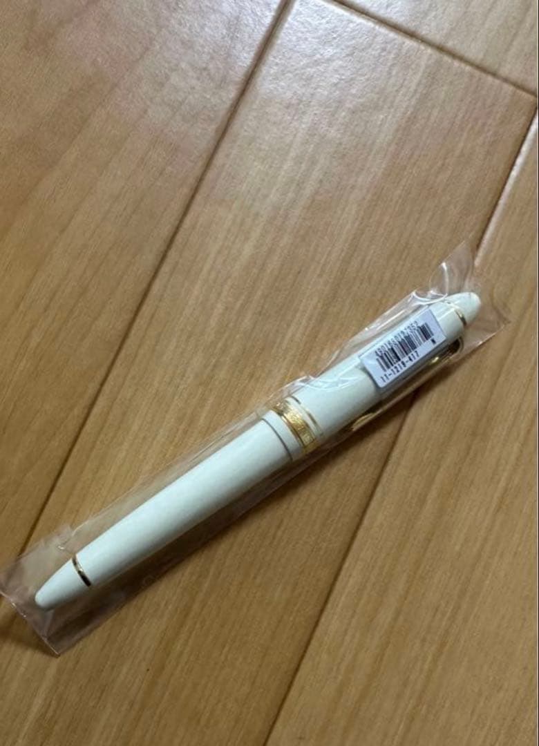 セーラー　万年筆　プロフィットスタンダード 中字　 アイボリー