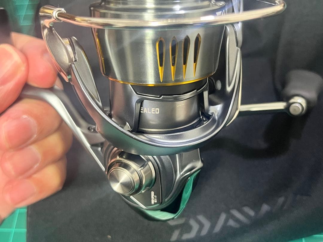 23エアリティLT 2500S スピニングリール　新品未使用☆早い者勝ち☆処分品