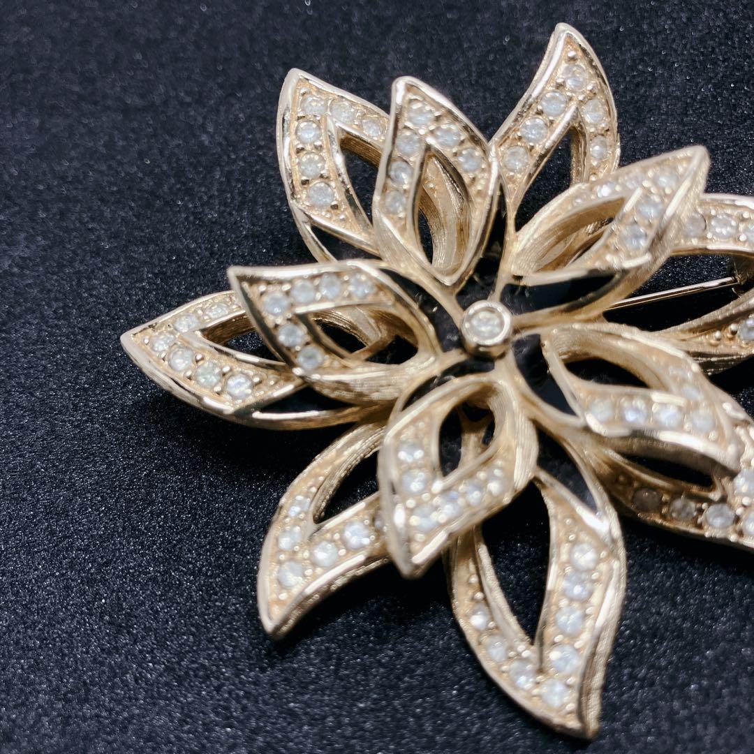 ディオール　ブローチ　ラインストーン　花　フラワー　大ぶり