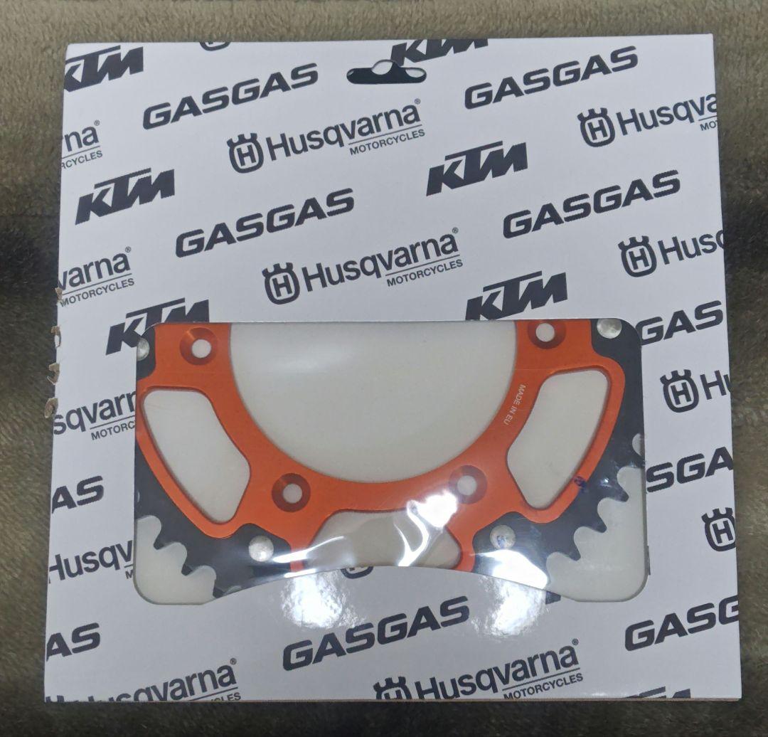 KTM ハスク　リアスプロケット53丁と49丁