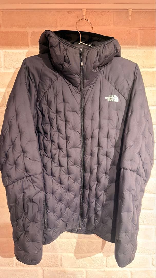 【美品】ノースフェイス アストロライトフーディ Mサイズ ND91816 黒