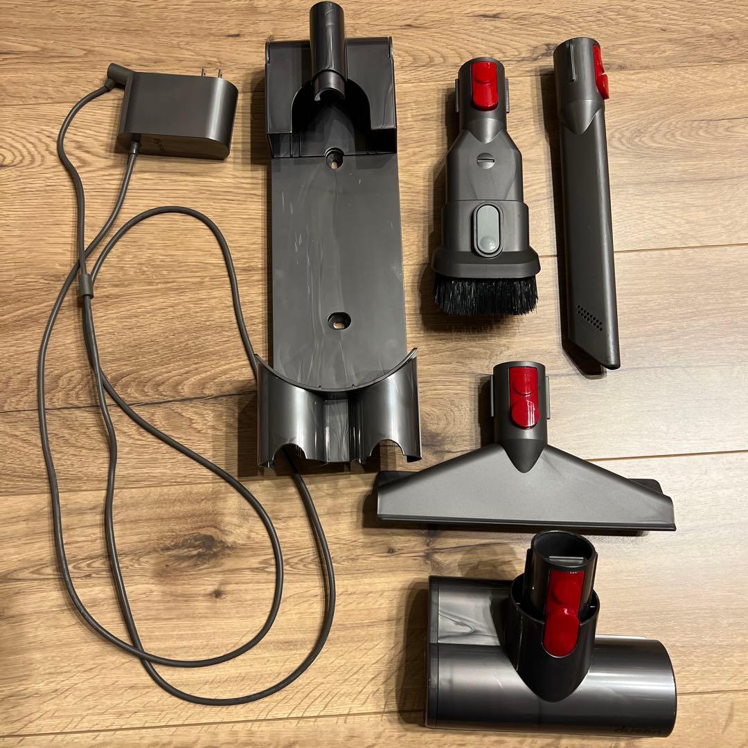 【美品】dyson V8 fluffy extra ダイソン