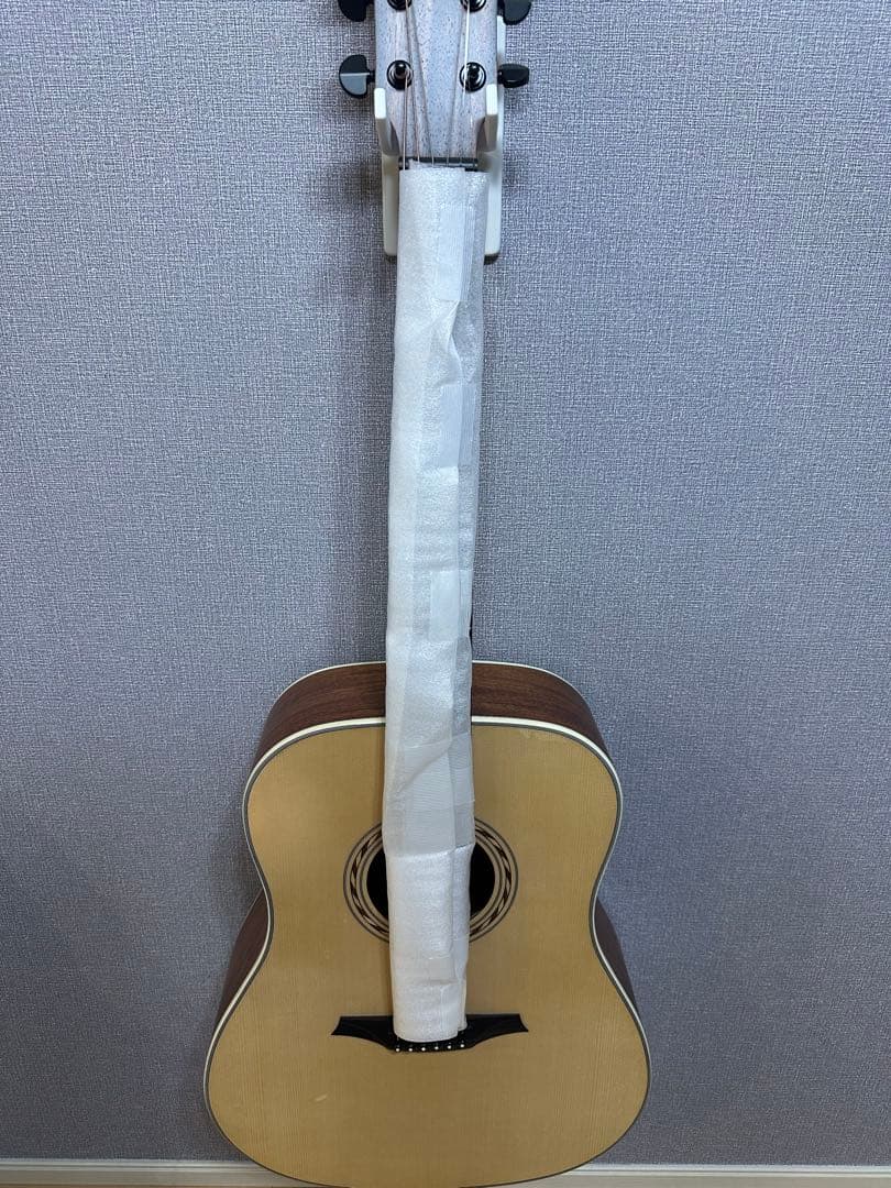 アコースティックギター　bromo