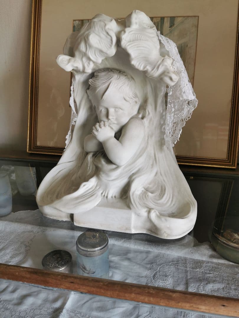 アンティークフランス 大型ビスク彫像塑像 少年の祈り作家刻印入 レース装飾無し