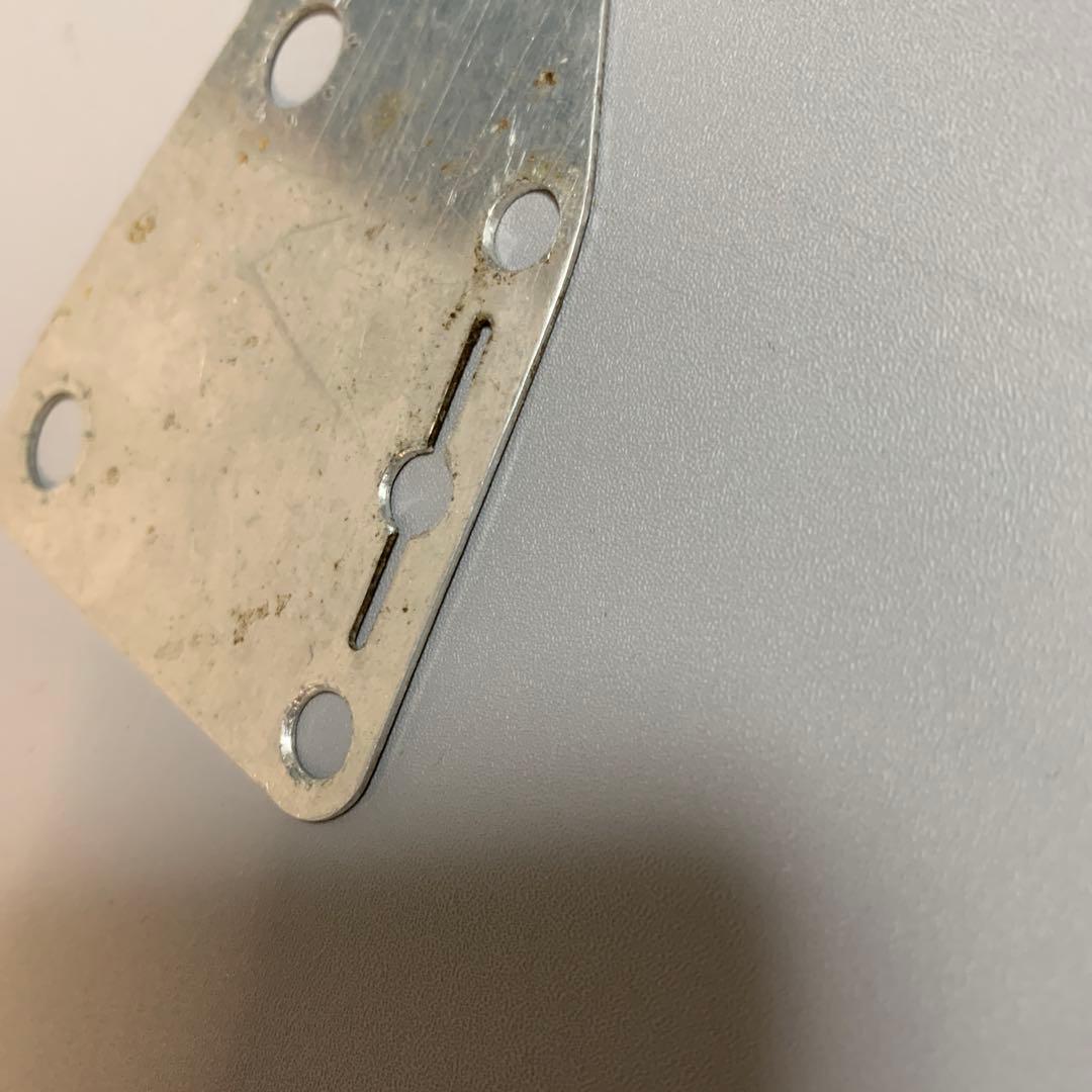 ビンテージフェンダーストラトキャスター　50年代シールドプレート(改造跡あり)