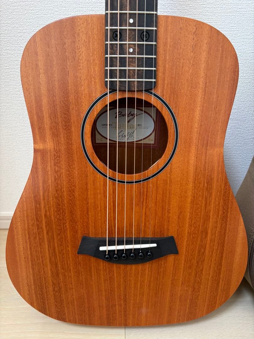 【美品】Baby Taylor ミニアコースティックギター カポ・ピック付き
