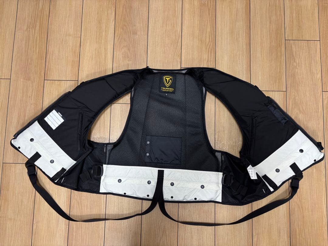 釣研　美品　フローティングベストTV221 ホワイト　XL