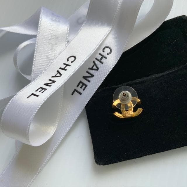 CHANEL CCロゴピアス 01P ゴールド 片方　石取れ有