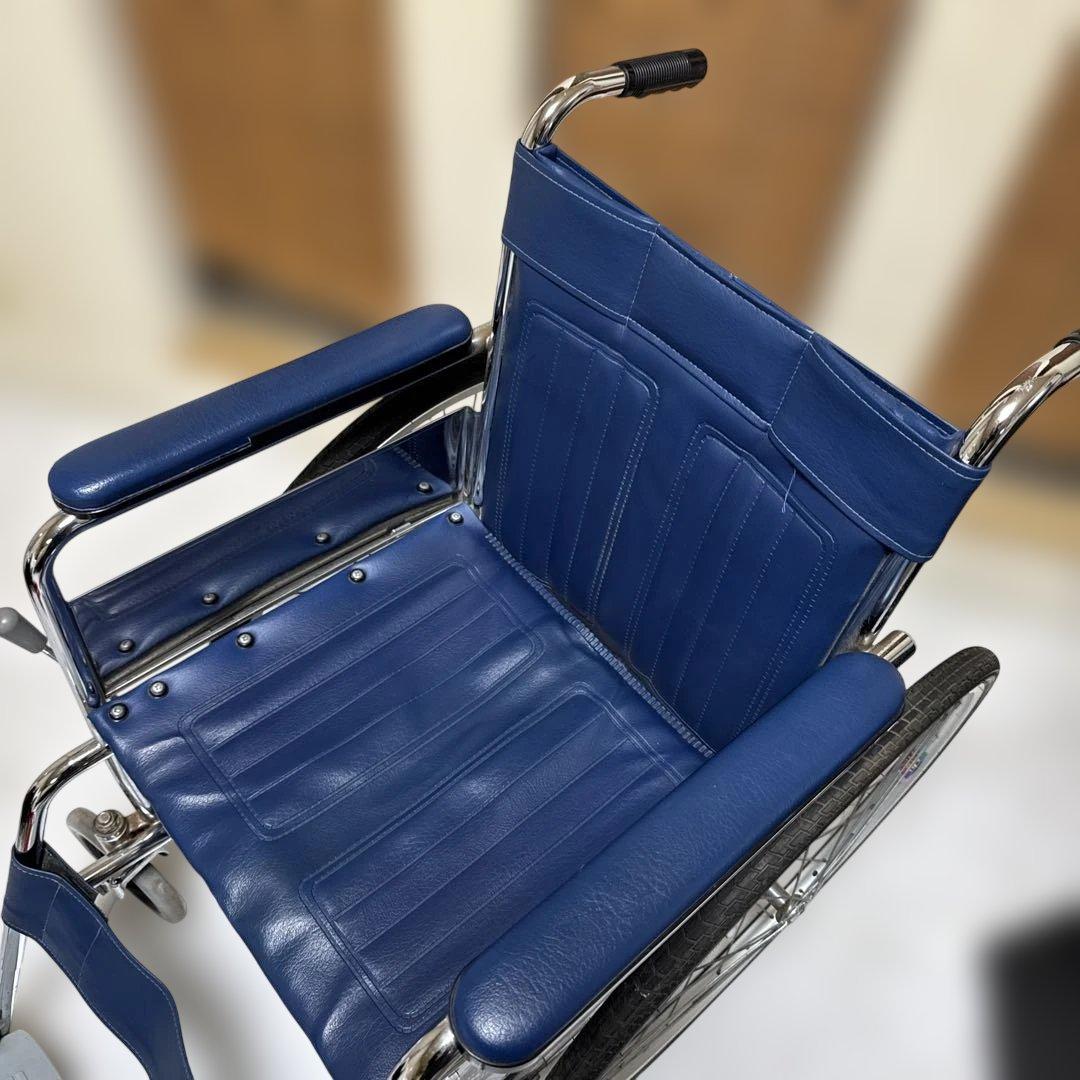 送料込 カワムラサイクル 病院・施設で定番のスチール製自走式車椅子 標準