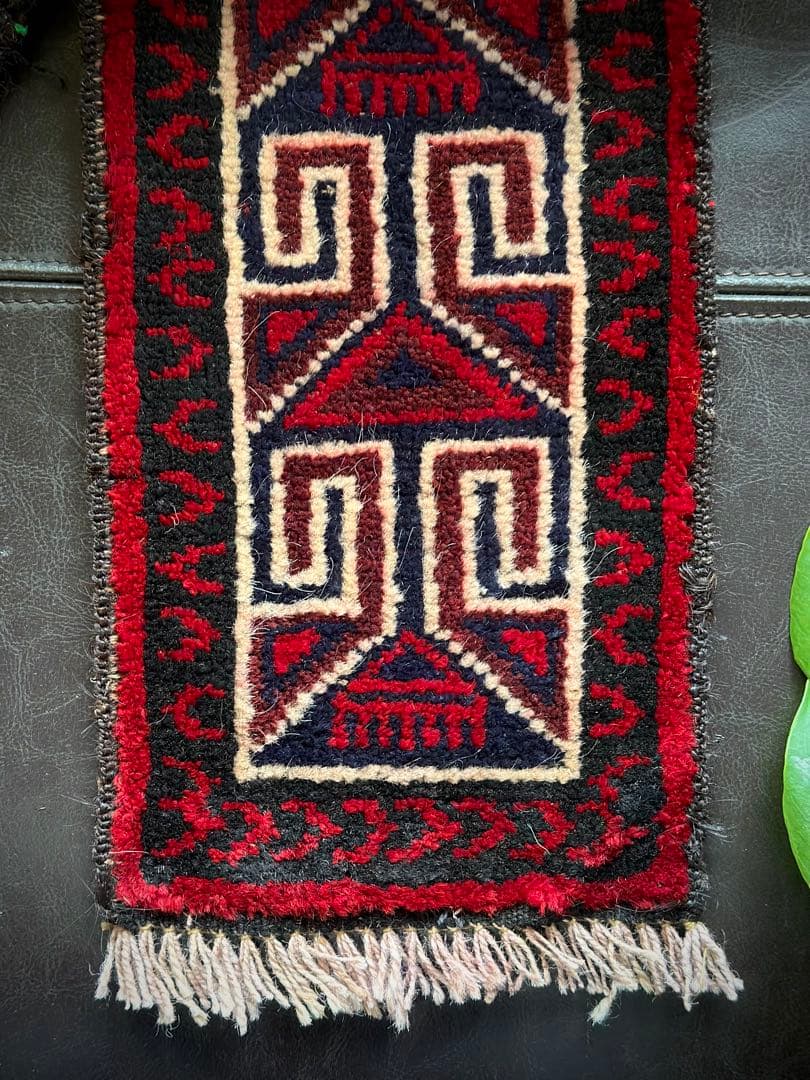 トライバルラグ　ヴィンテージラグ　ミニラグ　バルーチ　プリミティブ　ミニランナー