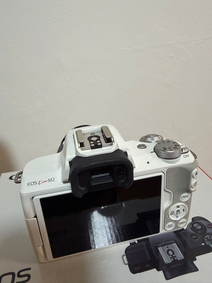デジタルカメラ EOS Kiss m2