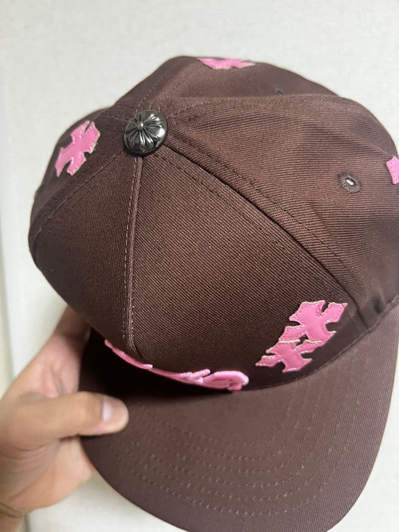 ブラウン ピンク刺繍 スナップバックキャップ
