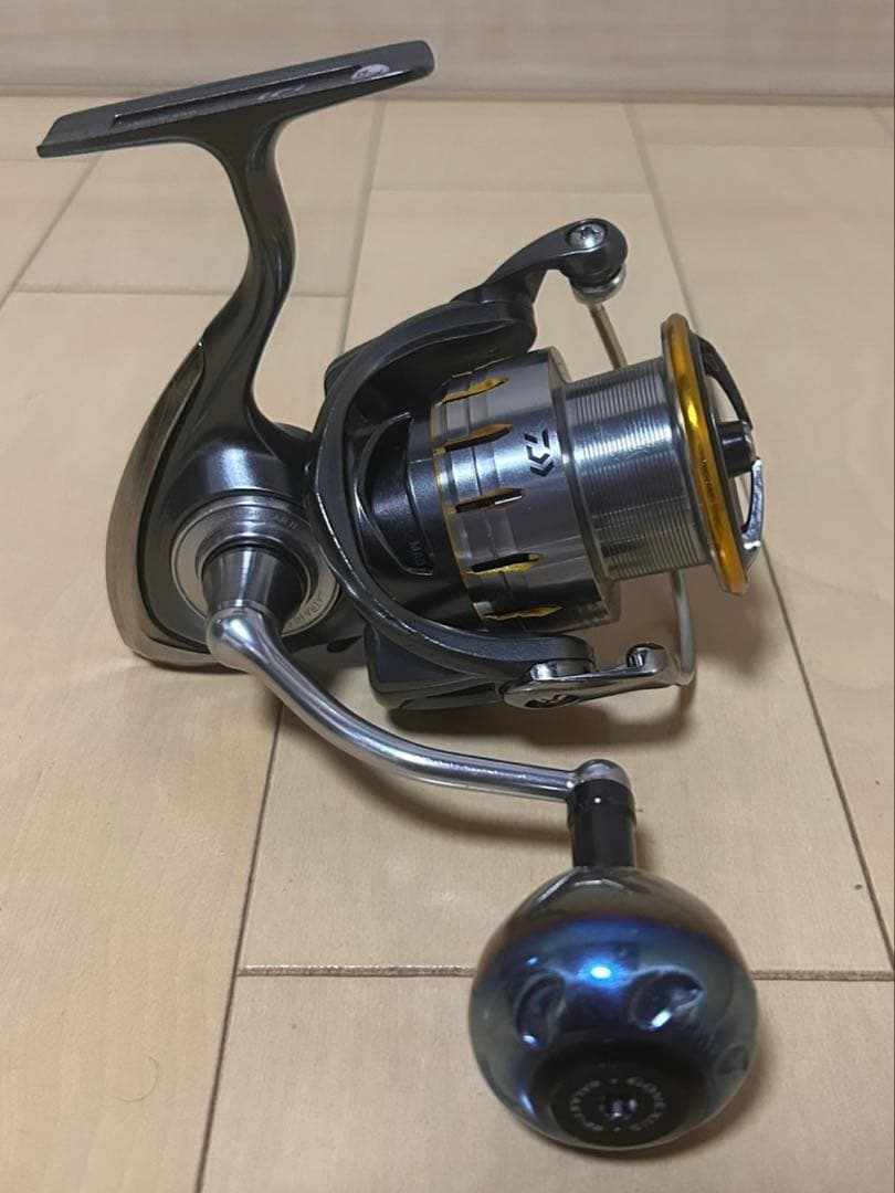 【週末限定価格】DAIWAスピニングリール　18 ブラスト LT4000-CXH