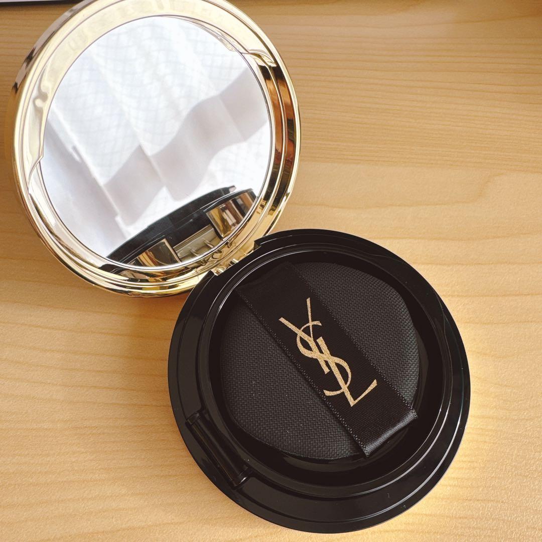 【新品未使用】イヴサンローラン YSL ラディアントタッチグロウパクト BR10