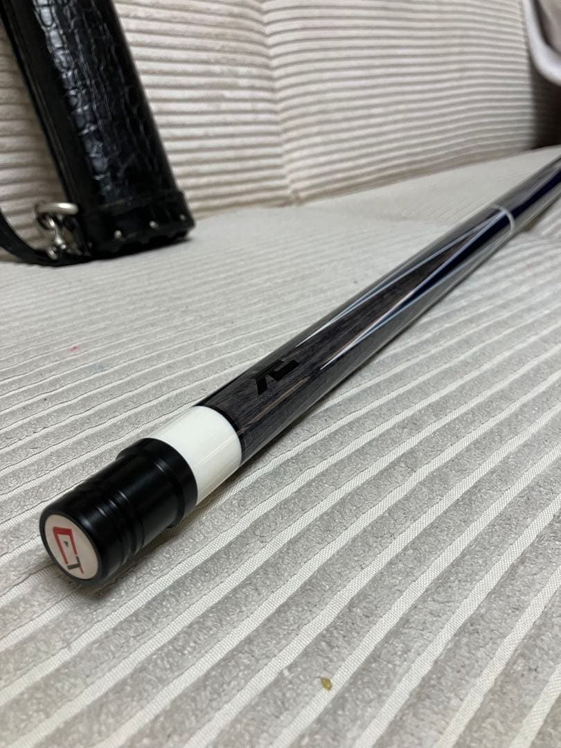 ビリヤードキューAVID Chroma 12.75 限定モデル