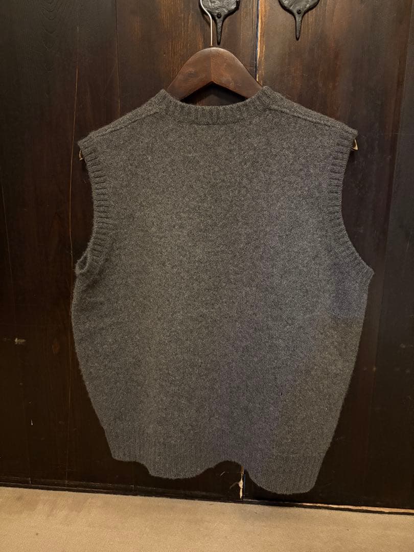ダークグレー Vネック ベスト Mサイズ相当　カシミア