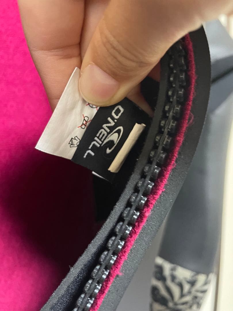 （1度のみ使用）O'neill ウェットスーツ 黒 花柄 5/3mm