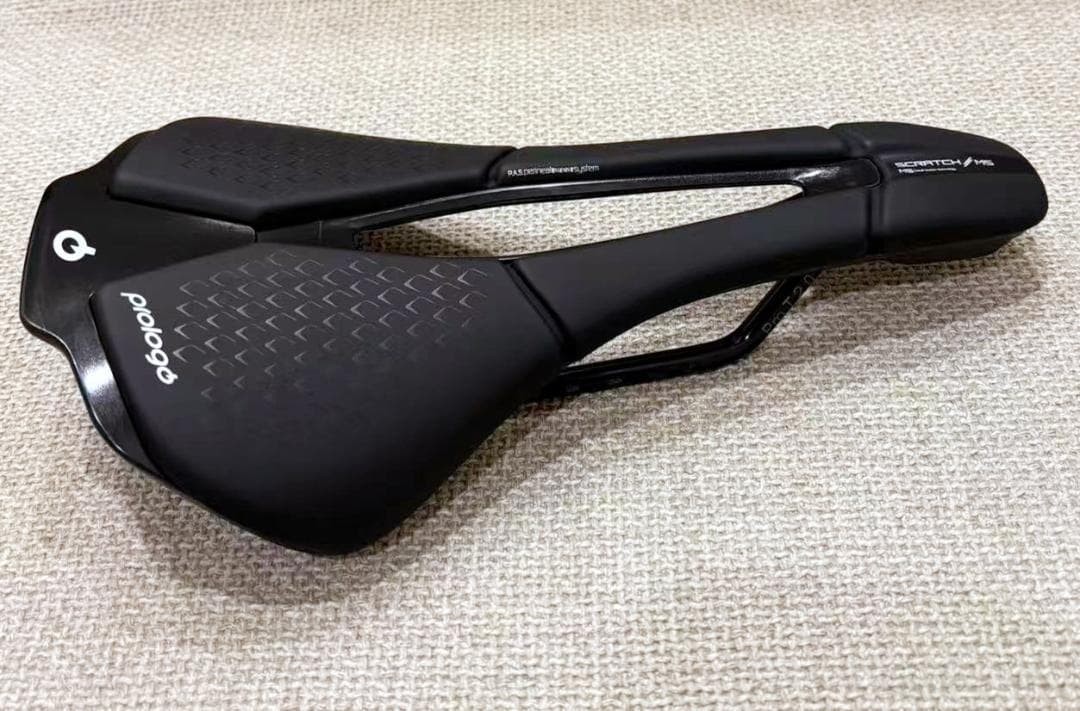 ロードバイク用サドル　Prologo SCRATCH M5 PAS