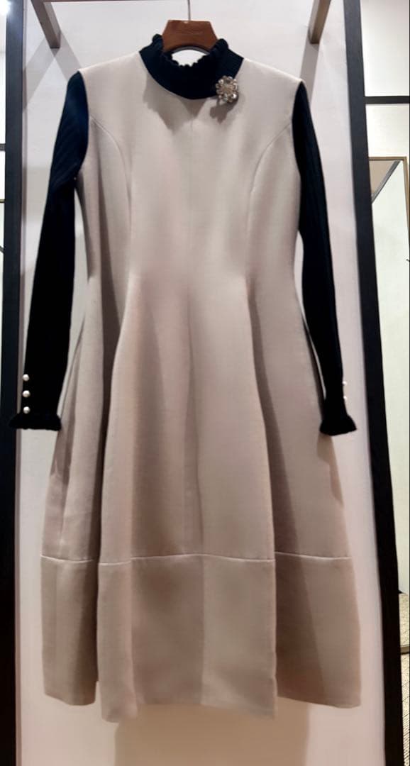 FOXEY ♡Lady Bouquet♡美品ベージュワンピース38レザーベルト付