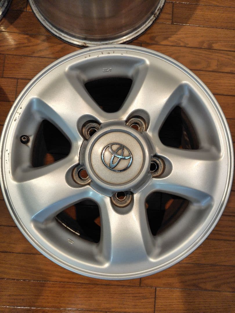 トヨタ ランクル100 純正ホイール