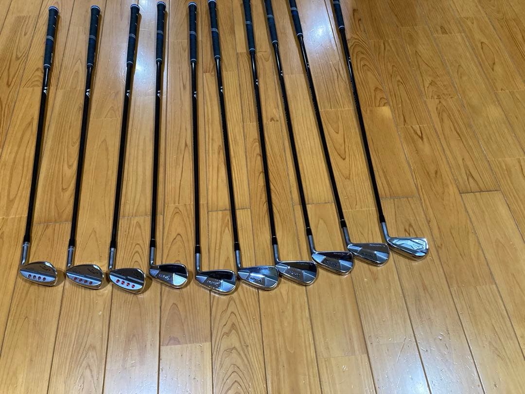 スリクソンフォージド2アイアンセットウェッジラウネカーボンシャフト