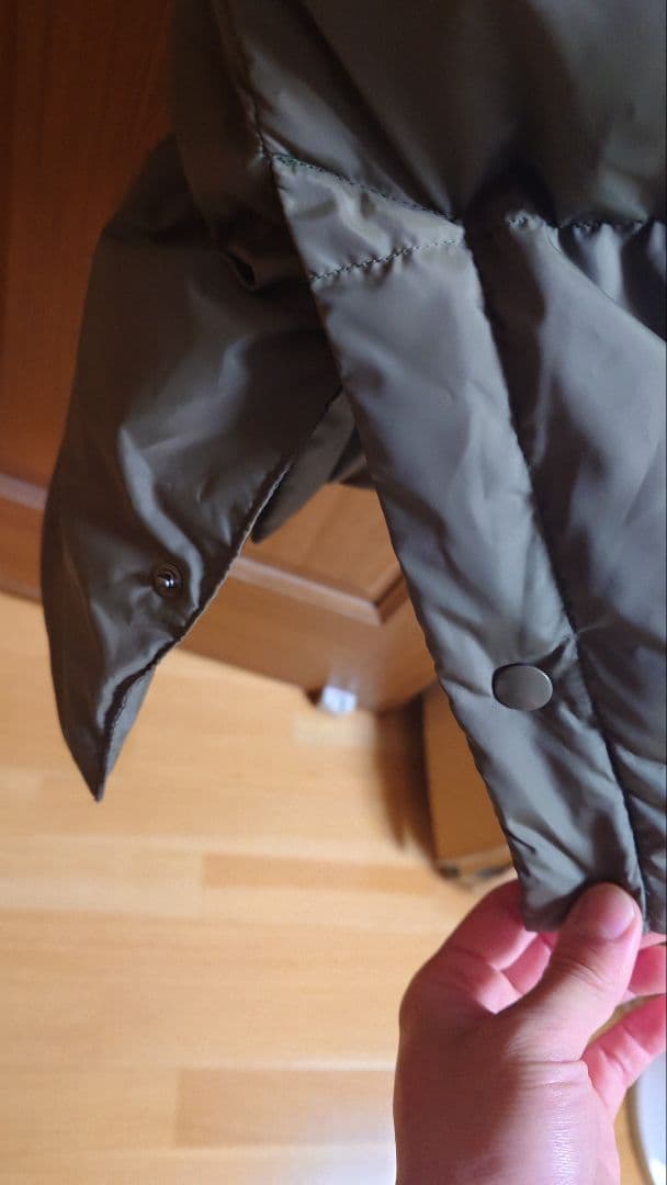 新品！！DUARIGオリーブ色ダウンベンチコート値下げ交渉可能　ペット・喫煙無し