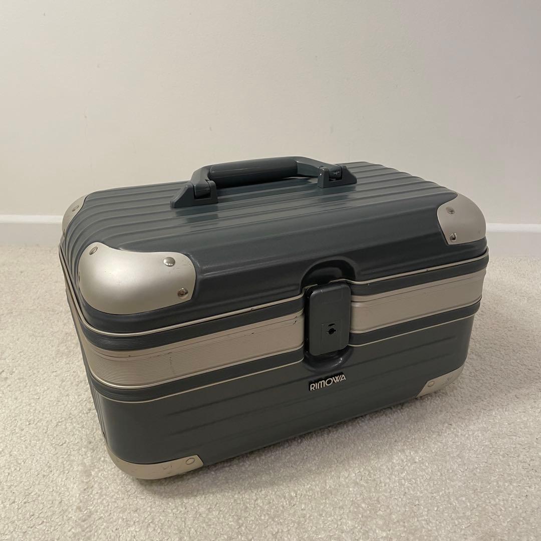 【美品】RIMOWA Limbo ビューティーケース 18L マットグレー 鍵付