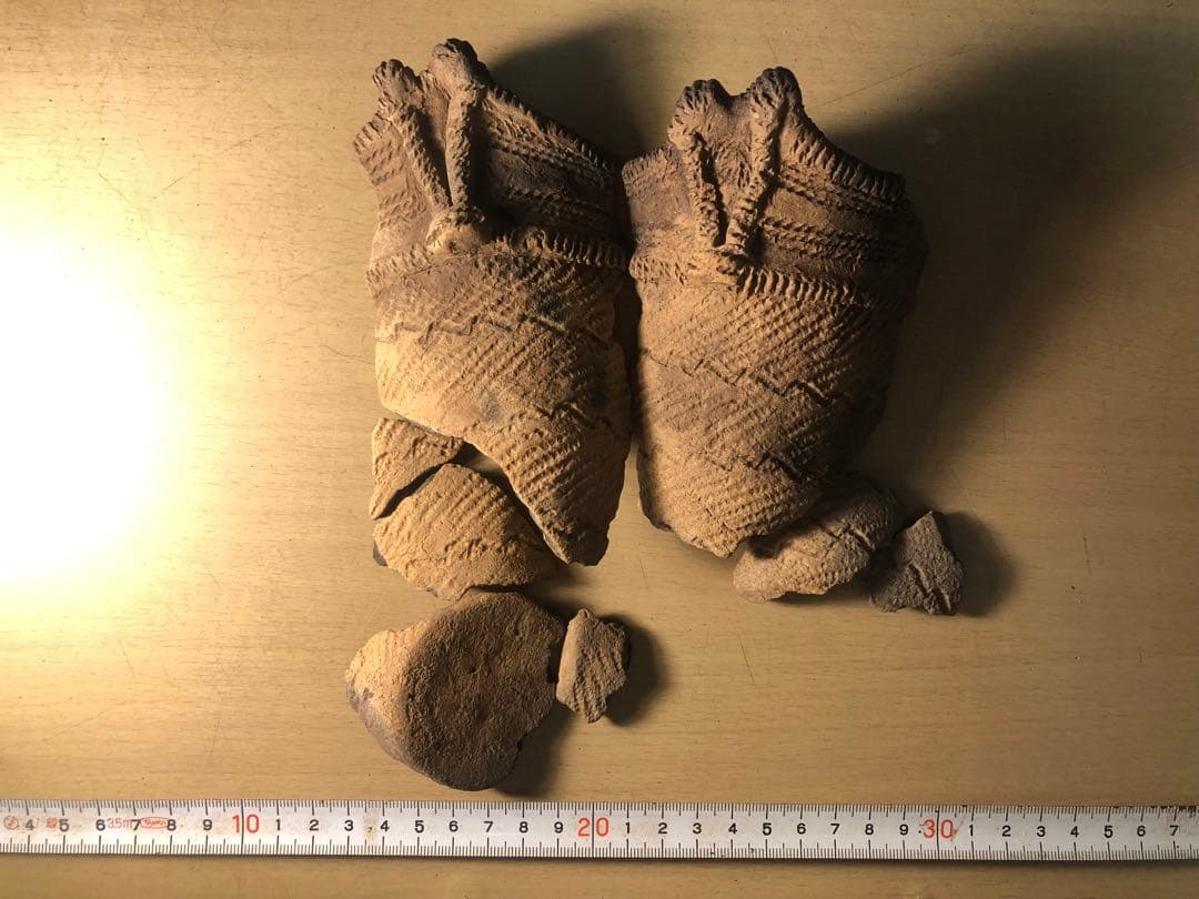 「縄文土器の欠片 No.528」です。