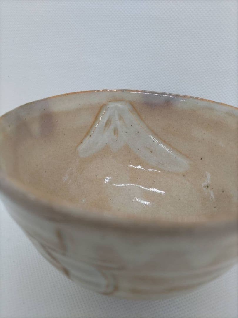 十一代田原（高麗）陶兵衛淡々斎書付萩焼　茶碗　銘「瑞雲」
富士と帆掛け船