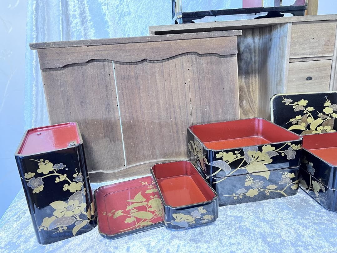 金銀蒔絵　野弁当箱　椿　梅紋 漆器 重箱セット 金箔花模様