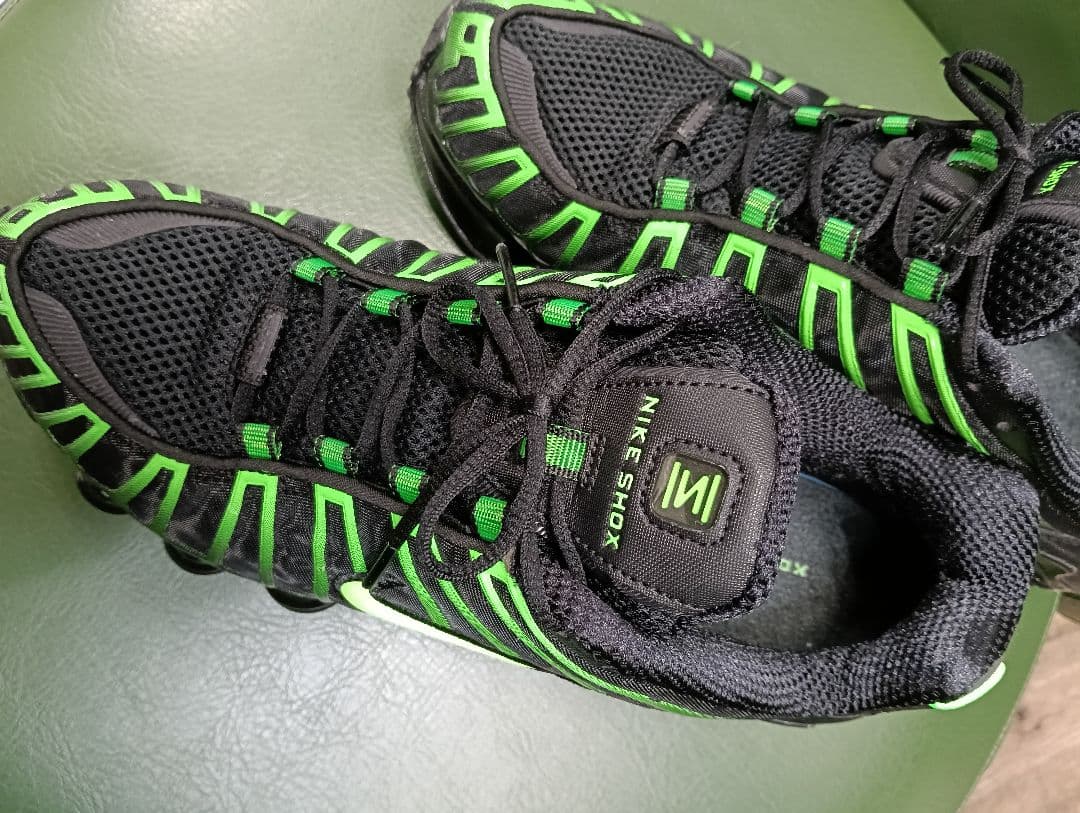 ナイキショックス、グリーン。
