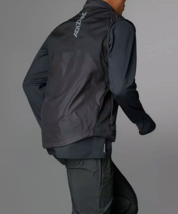 ◆アディダス◆ADIZERO◆◆ランニングヴェスト◆Mサイズ◆定価13200円