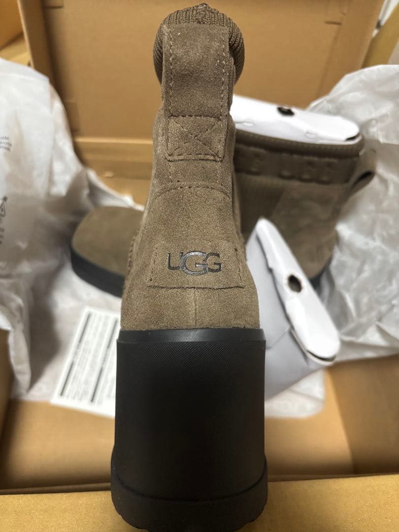 UGG モクシーチェルシー ダークブラウン 25 新品 1月末までの出品