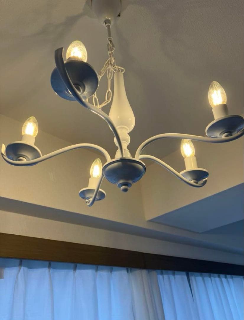 美品　フランフラン　シャンデリア　ホワイト　5灯　LED電球付き