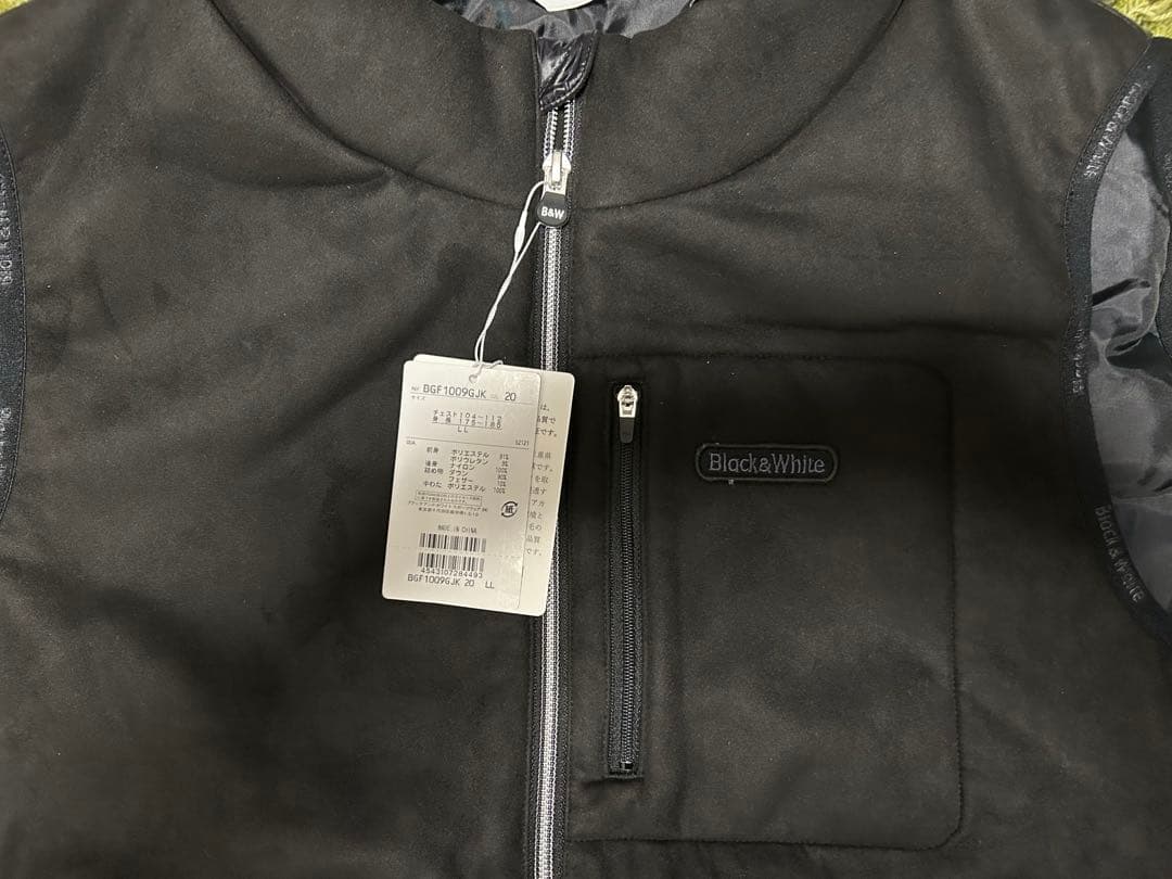 ブラック&ホワイト　メンズダウンベスト