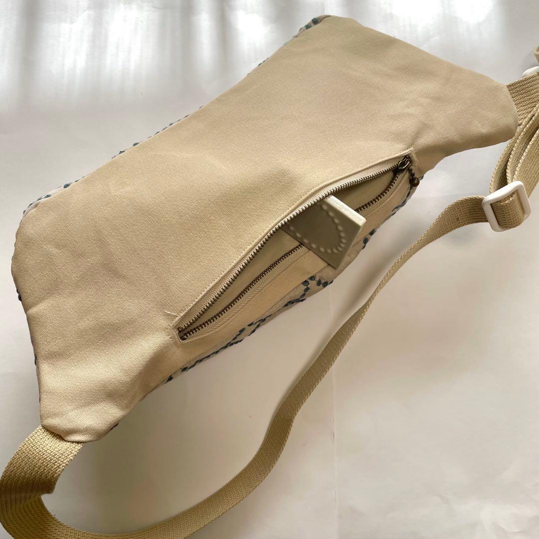 ラスト　ミナペルホネン タンバリンベージュ　ハンドメイドボディバッグ