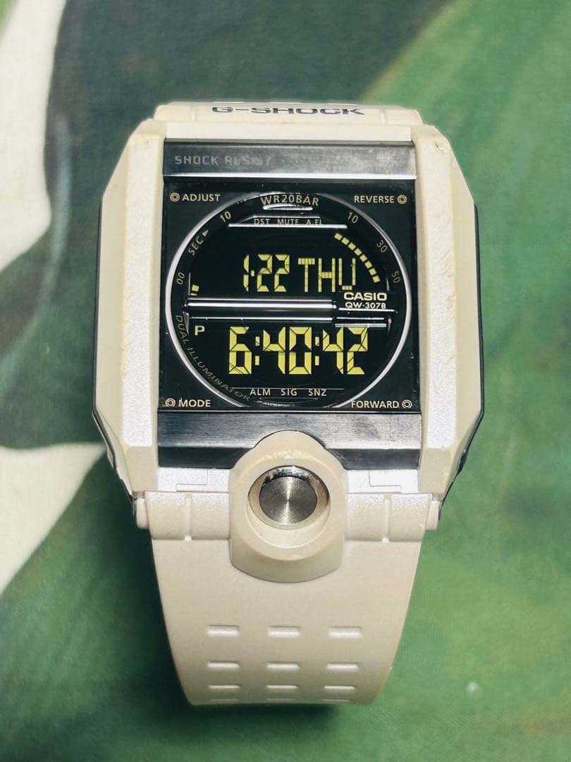 G-SHOCK G-8100Aホワイト デジタル腕時計