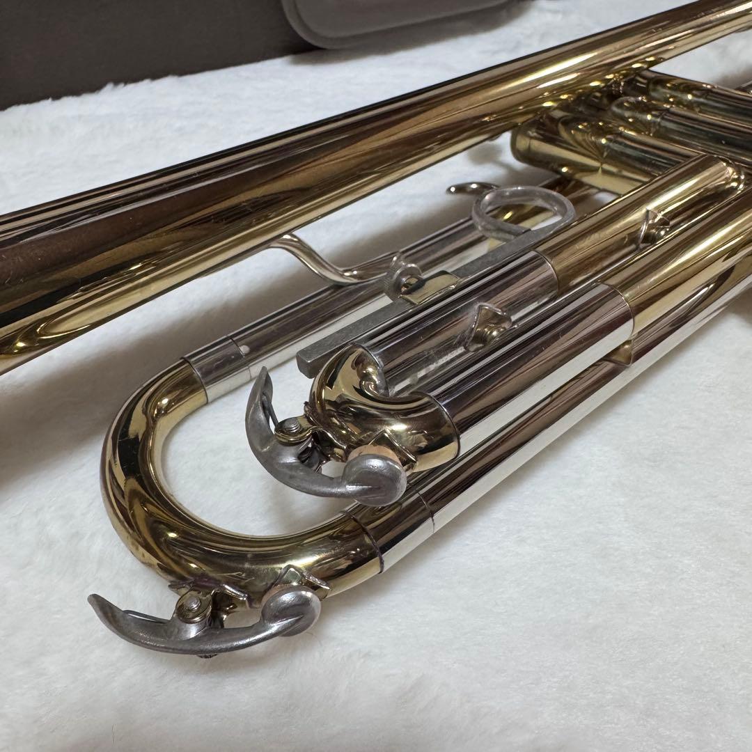 Buescher 930 トランペット 本体 ケース付き B5070 ゴールド
