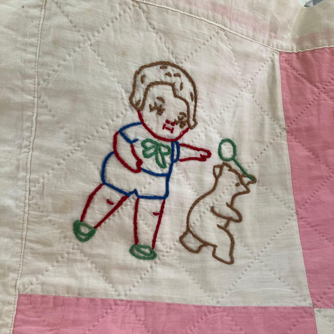 ビンテージ刺繍キルト(スーちゃん他) 172×180位　刺繍部分20角×32個