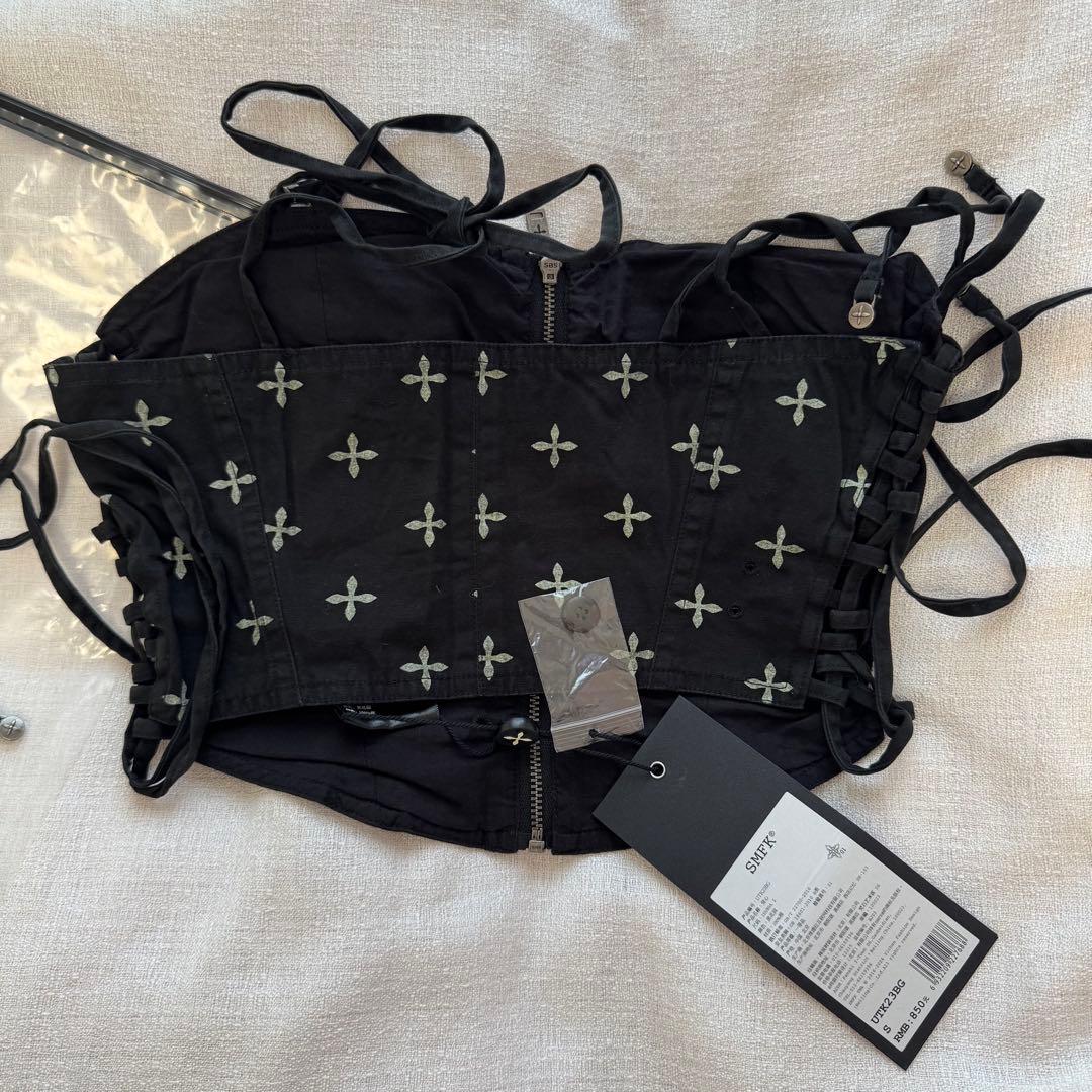 SMFK ブラック 花柄刺繍 キャミソール S