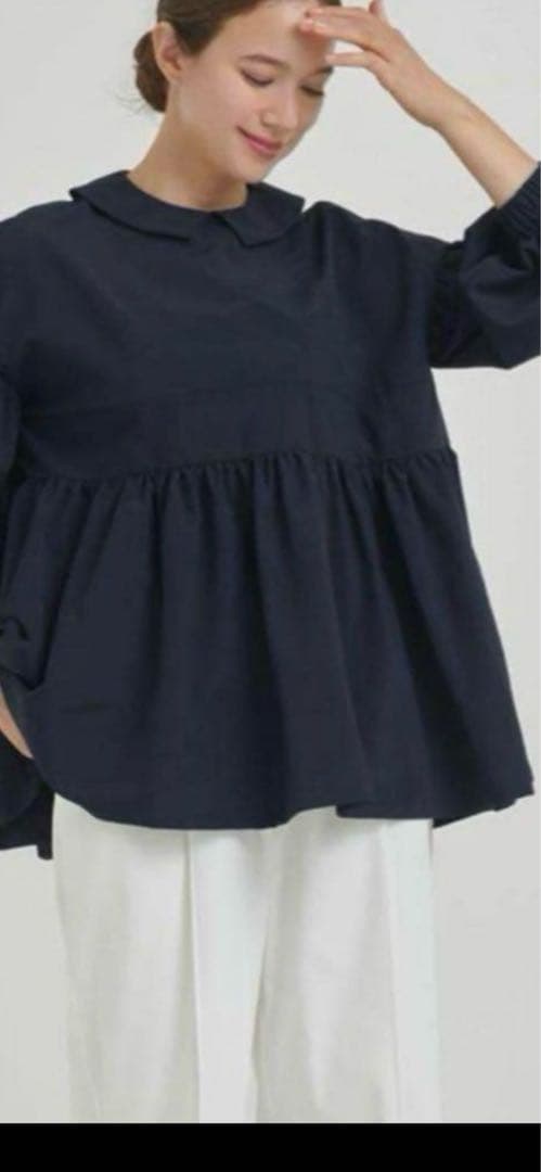 美品　yori ネイビー フラットカラーティアードブラウス　紺　ヨリ