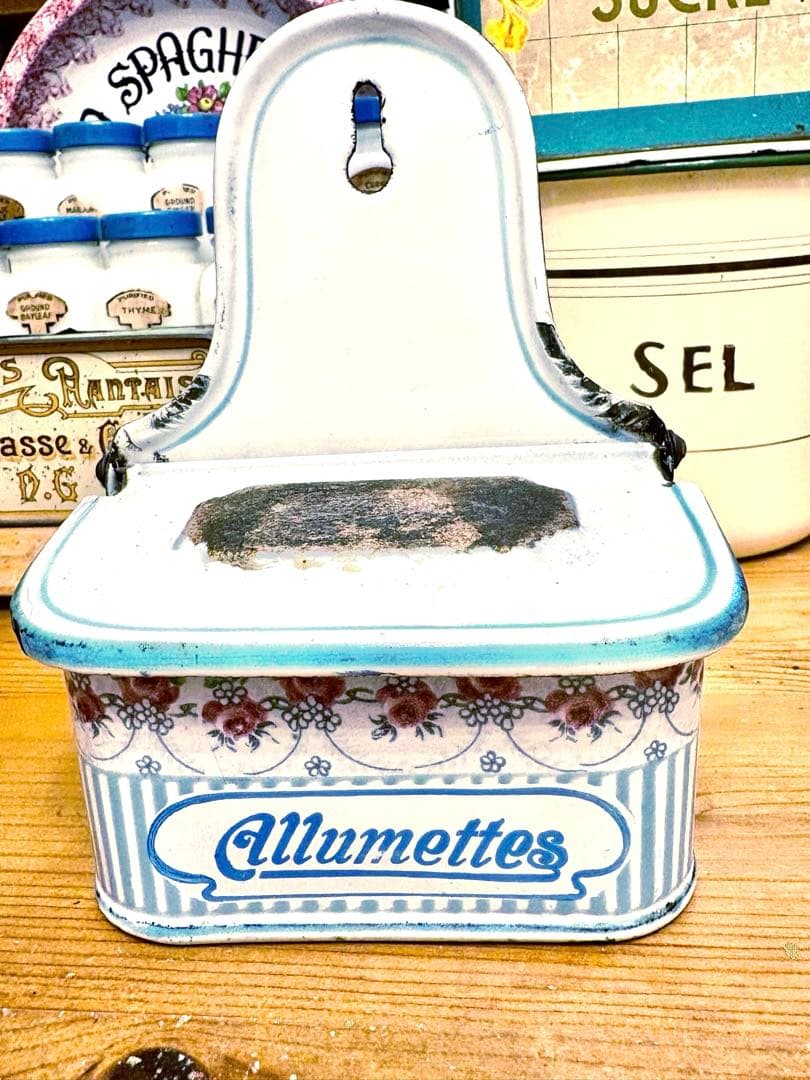 ◆大人気レア◆美品アンティークホーローBB社 アリュメット缶♡ローズガーランド