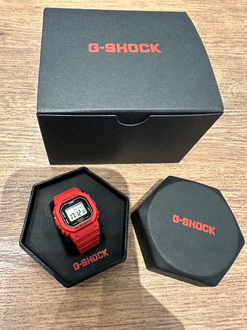 【新品】 G-SHOCK nano DWN-5600-4JR　レッド CASIO