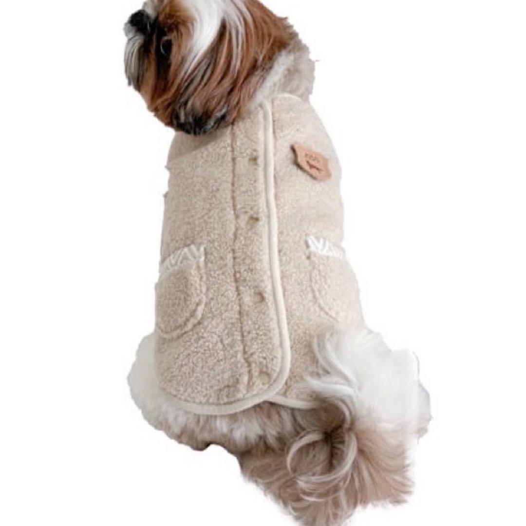 未使用に近い　ドッグデプト　エコムートンボア背中ボタンベスト　アイボリー　3L